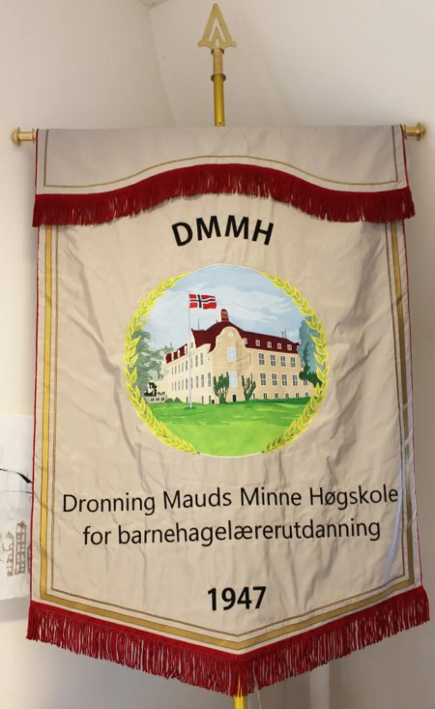 Fanen til DMMH Fanen til DMMH