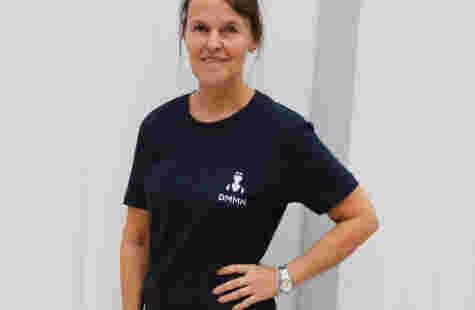 T-skjorte, mørk blå Mørkeblå t-skjorte