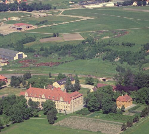 Flyfoto av Dronning Maud fra østsiden.