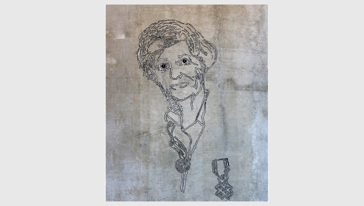 Gravert portrett av tidligere rektor ved DMMH - Astrid Vatne, en pioner innen barnehagelærerutdanning. Gravert direkte på betongvegg, malt svart kontur rundt graveringsspor.
Størrelse: 140 x 70 cm
Plassering: Inngangspartiet til Astrid Vatnes Hus
Innkjøpt som utsmykning til nybygget