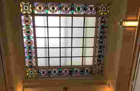 Glassmaleriene i biblioteket