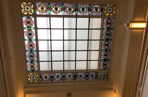 Glassmaleriene i biblioteket Glassmaleriene i biblioteket