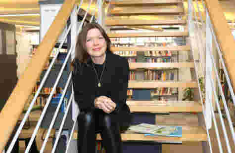 With a heart for children's literature and picture books