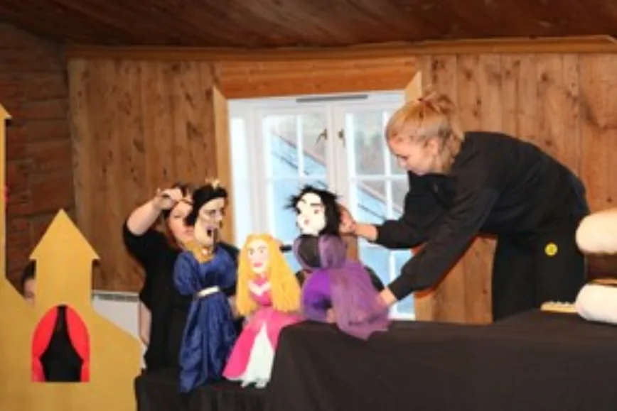 prinsessapa-erten-dmmh-studenter