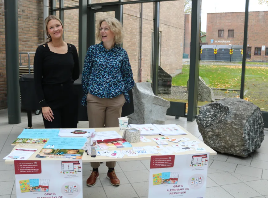 Elise Wagner Finnanger fra NAFO, (Nasjonalt senter for flerkulturell opplæring), og Kristin Vikan Knutsen på DMMH forteller at Norges befolkning har ulik kulturell og språklig bakgrunn. Kjennskap til språk og kultur blir et viktig verktøy for barnehagene i arbeidet med å møte disse familiene. Elise Wagner Finnanger fra NAFO, (Nasjonalt senter for flerkulturell opplæring), og Kristin Vikan Knutsen på DMMH forteller at Norges befolkning har ulik kulturell og språklig bakgrunn. Kjennskap til språk og kultur blir et viktig verktøy for barnehagene i arbeidet med å møte disse familiene.