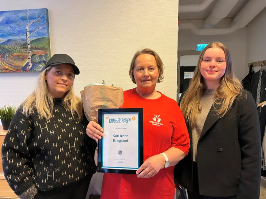Kari Irene Krogstad fra DMMH er vinner av Jobzones Trøndelag Raushetspris 2024. Prisen deles ut til lokale ildsjeler og et av kriteriene er at man engasjerer andre til å bidra i arbeidet. Kari Irene Krogstad fra DMMH er vinner av Jobzones Trøndelag Raushetspris 2024. Prisen deles ut til lokale ildsjeler og et av kriteriene er at man engasjerer andre til å bidra i arbeidet.